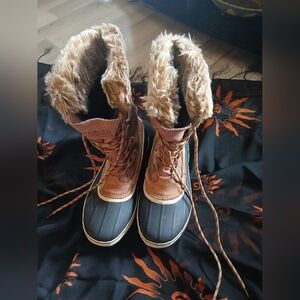 KODIAK Women's Fur-Lined Winter Boots